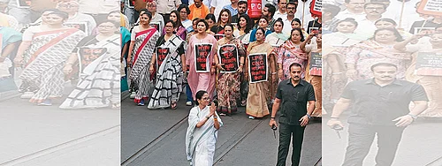 | Photo: Sandipan Chatterjee : Demanding Answers: Mamata Banerjee at the LPG-CNG protest in Kolkata