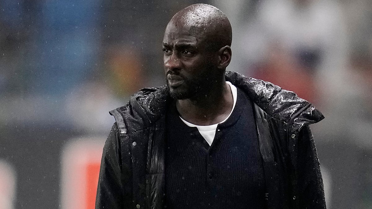 | Photo: AP/Christophe Ena : Ghana's head coach Otto Addo gestures during the international friendly soccer match between Brazil and Ghana in Le Havre, western France, on Sept. 23, 2022. 