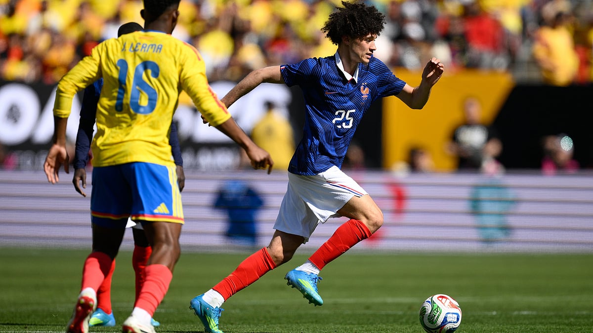 | Photo: AP/Nick Wass : France midfielder Maghnes Akliouche (25) runs with the ball during the international friendly soccer match between Colombia and France in Landover, Md., Sunday, March 29, 2026.