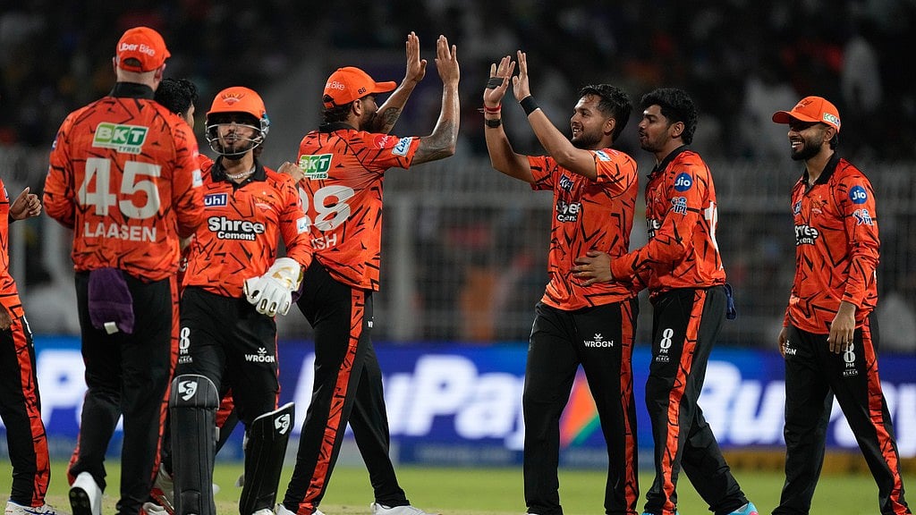 AP Photo/Bikas Das : Sunrisers Hyderabads Harsh Dubey, third from right, celebrates with teammates the wicket of Kolkata Knight Riders Finn Allen during the Indian Premier League cricket match between Kolkata Knight Riders and Sunrisers Hyderabad in Kolkata, India, Thursday, April. 2, 2026. 