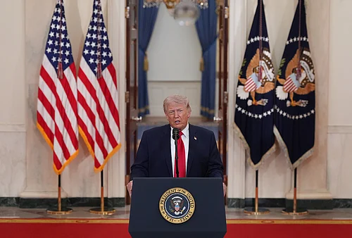 | Photo: AP/Alex Brandon, Pool : For Trump and the Republican Party, a drawn-out conflict carries political and economic risks.