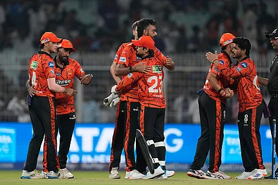 Photo: AP/Bikas Das : Sunrisers Hyderabads players celebrates after winning the Indian Premier League match aganist Kolkata Knight Riders in Kolkata, India.