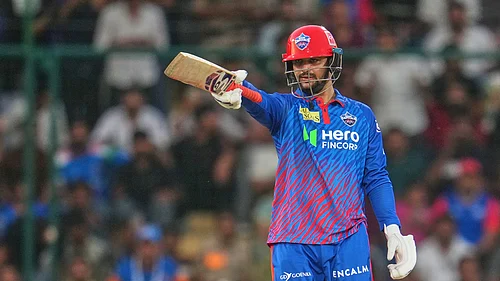 (AP Photo/Manish Swarup) : Delhi Capitals Sameer Rizvi celebrates his fifty runs during the Indian Premier League cricket match between Delhi Capitals and Mumbai Indians in New Delhi, India, Saturday, April. 4, 2026.