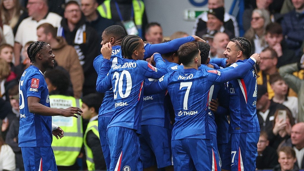 Photo: AP : Chelsea players celebrate after Jorrel Hato scored his side's opening goal during the English FA Cup quarter-final against Port Vale in London.