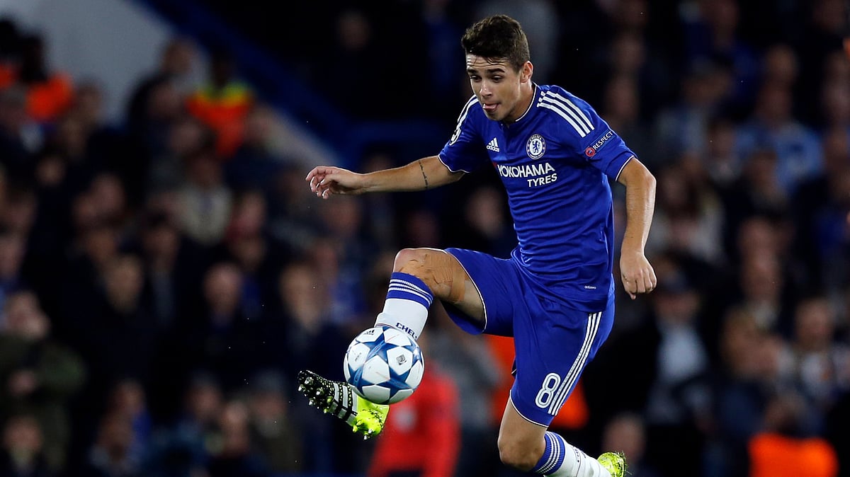 (AP Photo/Frank Augstein, File) : Chelsea's Oscar controls the ball during the Champions League group G soccer match between Chelsea and Maccabi Tel-Aviv at Stamford Bridge stadium in London, Wednesday, Sept. 16, 2015.