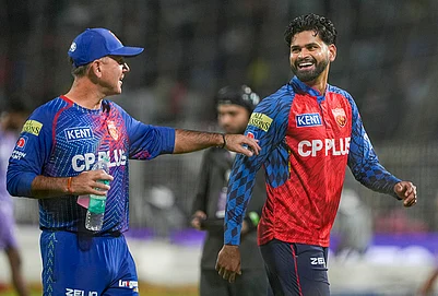 | Photo: PTI/Manvender Vashist Lav : Punjab Kings captain Shreyas Iyer, right, with headcoach Ricky Ponting ahead of an Indian Premier League (IPL) 2026 cricket match between Kolkata Knight Riders and Punjab Kings at Eden Gardens, in Kolkata.