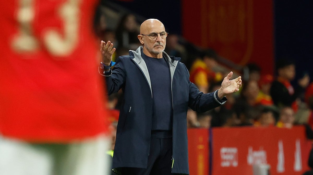 | Photo: AP/Joan Monfort : Spains coach Luis de la Fuente reacts during the international friendly soccer match between Spain and Egypt in Barcelona , Spain, Tuesday, March 31, 2026. 