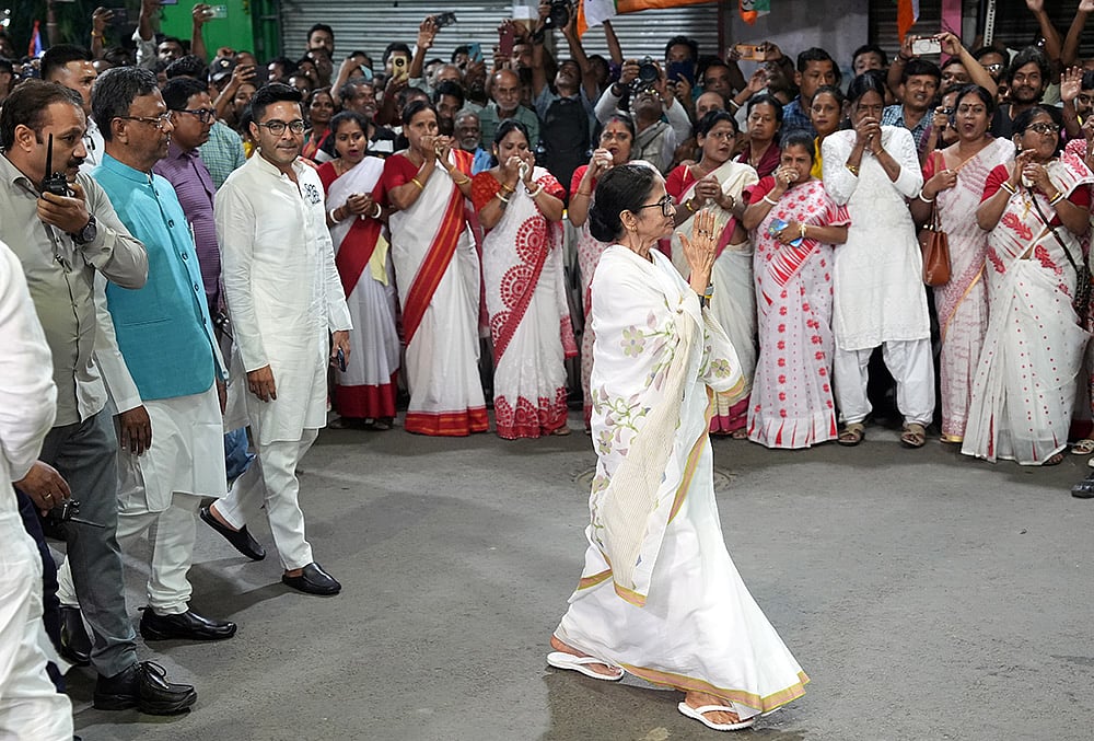 | Photo: Sandipan Chatterjee/Outlook : Chief Minister Mamata Banerjee during her election meeting at Bhabanipur constituency