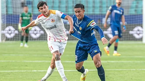 | Photo: Instagram/chennaiyinfc : East Bengals Saul Crespo and Chennaiyin FCs Lalrinliana Hnamte tussle for the ball during their Indian Super League match on April 11, 2026.