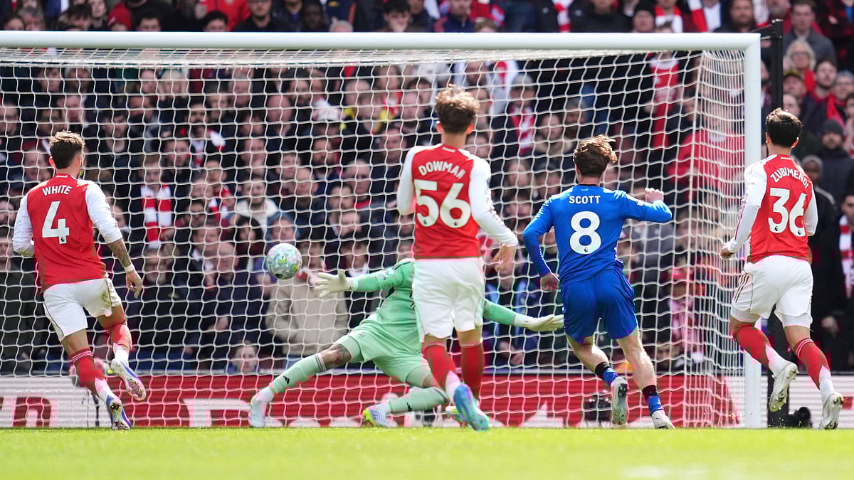 | Photo: AP/Adam Davy : Bournemouth's Alex Scott scores his side's second goal of the game during the English Premier League soccer match between Arsenal and Bournemouth in London, England Saturday, April 11, 2026.