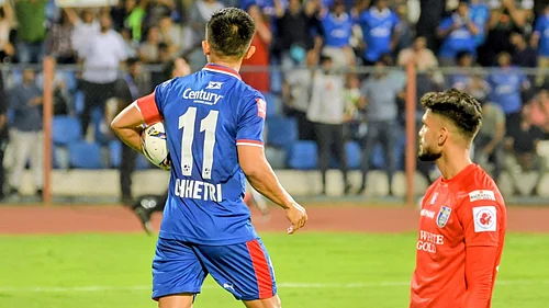 Photo: X/Indian Super League : Action from the first half of the Indian Super League game between Bengaluru FC and Kerala Blasters.