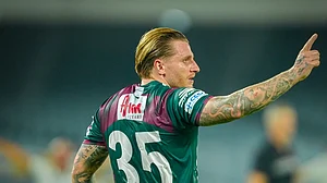 mohunbagansg/X : Jason Cummings celebrates after scoring the winner for Mohun Bagan against Punjab FC in ISL 2025-26.