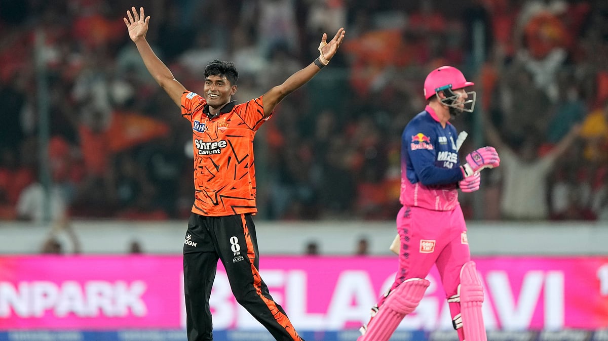 AP Photo : Sakib Hussain celebrates the wicket of Donovan Ferreira during SRH vs RR IPL 2026 match. 