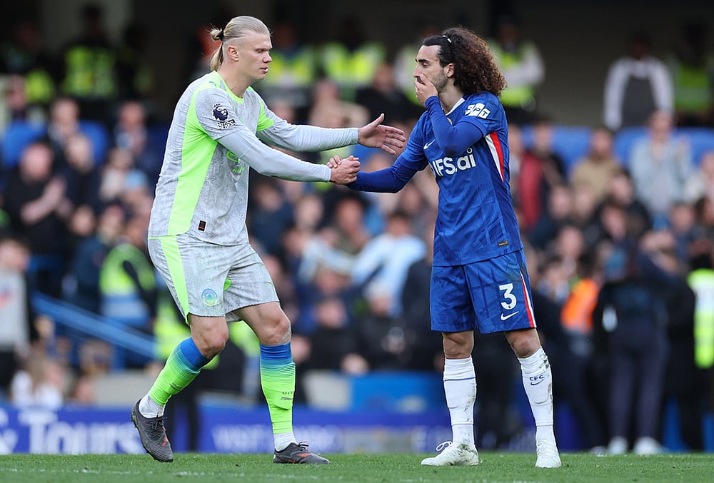 | Photo: AP/Ian Walton : Manchester City's Erling Haaland shakes hands with Chelsea's Marc Cucurella after the Premier League soccer match between Chelsea and Manchester City in London.