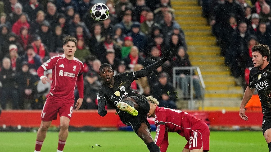 AP Photo/Dave Shopland : PSGs Ousmane Dembele misses a chance during the Champions League quarterfinal second leg soccer match between Liverpool and Paris Saint-Germain in Liverpool, England, Tuesday, April 14, 2026.