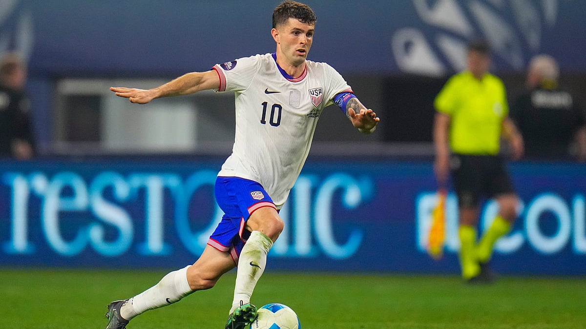 | Photo: AP/Julio Cortez : United States' Christian Pulisic dribbles during a CONCACAF Nations League championship soccer match between Mexico and the United States, Sunday, March 24, 2024, in Arlington, Texas.