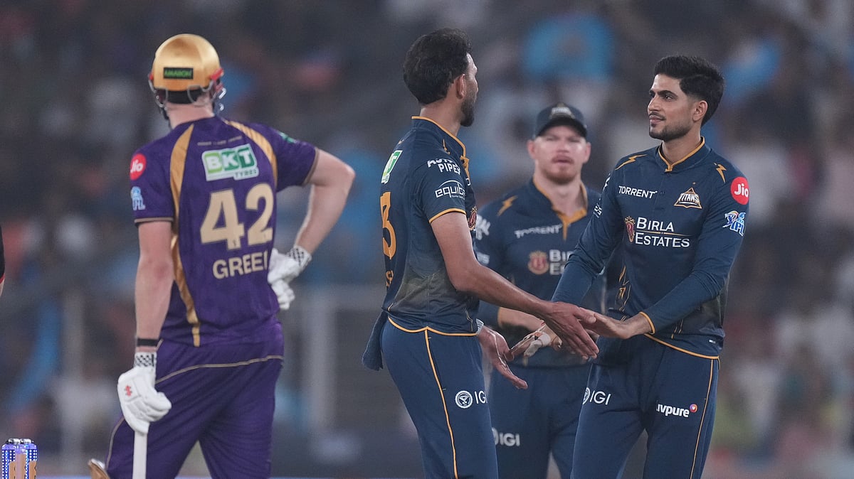 (AP Photo/Ajit Solanki) : Gujarat Titans Prasidh Krishna, second left, celebrates with captain Shubman Gill the wicket of Kolkata Knight Riders Anukul Roy during the Indian Premier League cricket match between Gujarat Titans and Kolkata Knight Riders in Ahmedabad, India, Friday, April 17, 2026.