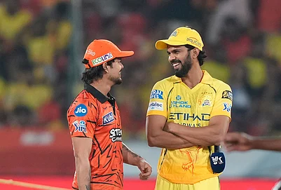 | Photo: AP/Mahesh Kumar A. : Chennai Super Kings captain Ruturaj Gaikwad, right, and Sunrisers Hyderabads captain Ishan Kishan chats before toss during the Indian Premier League cricket match between Sunrisers Hyderabad and Chennai Super Kings in Hyderabad.