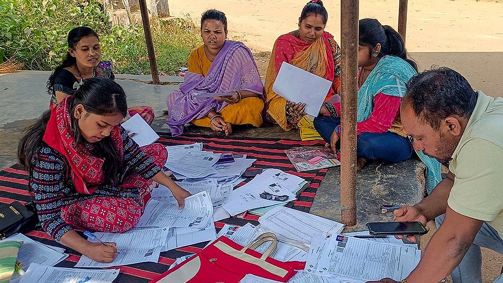 Representative Image : Intellectuals, Lawyers Demand Halt to Electoral Roll ‘Special Intensive Review’