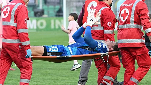 | Photo: Instagram/jklinsmann33 : Cesena goalkeeper Jonathan Klinsmann being stretchered off against being injured during the Serie B match against Palermo on April 18, 2026.