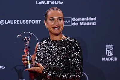 | Photo: AP/Manu Fernandez : Belarusian tennis player Aryna Sabalenka poses with the award during the 2026 Laureus World Sports Awards ceremony in Madrid, Spain.