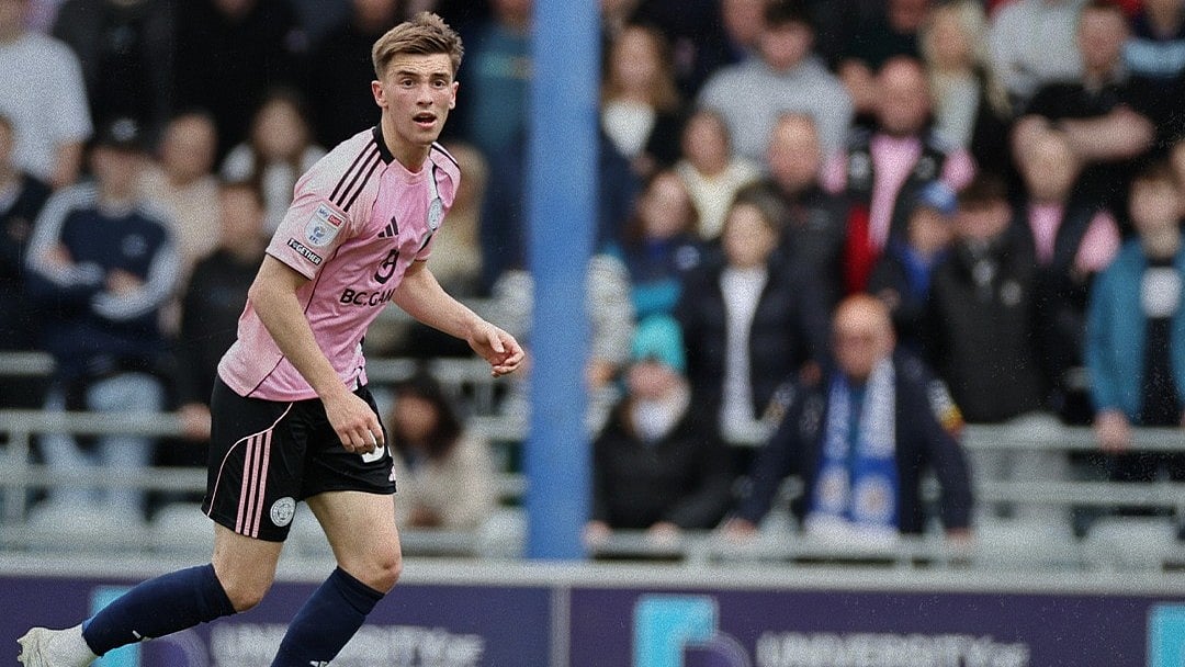| Photo: Instagram/lcfc : Leicester City's Luke Thomas in action during the EFL Championship match against Portsmouth on April 18, 2026.