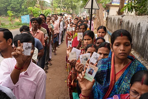 Voters in Tamil Nadu Line Up to cast vote