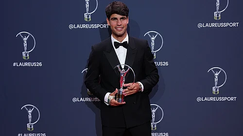 | Photo: AP/Manu Fernandez : Carlos Alcaraz poses with his Laureus World Sportsman of the Year award during the 2026 Laureus World Sports Awards ceremony in Madrid, Spain, Monday, April 20, 2026.