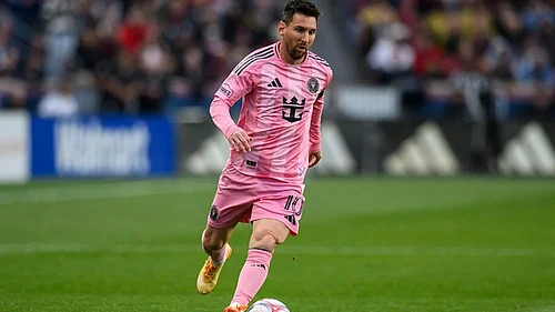 | Photo: AP/Tyler Tate : Inter Miami midfielder Lionel Messi dribbles the ball during an MLS soccer match against Real Salt Lake, in Sandy, Utah.