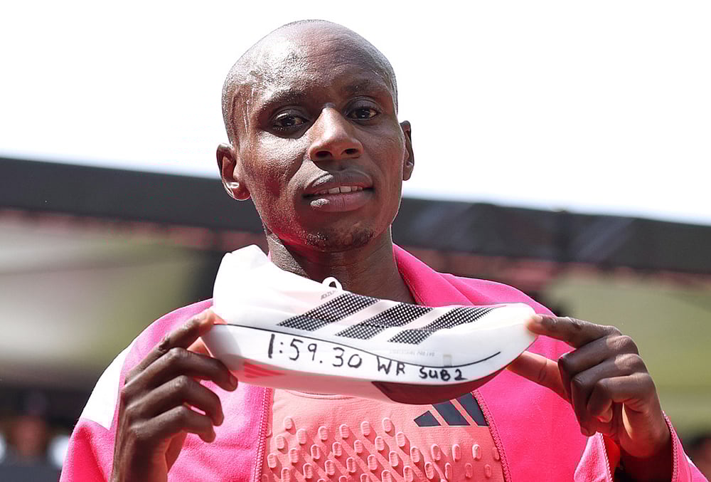 | Photo: AP/Ian Walton : Sebastian Sawe from Kenya celebrates winning the mens race at the London Marathon in London.