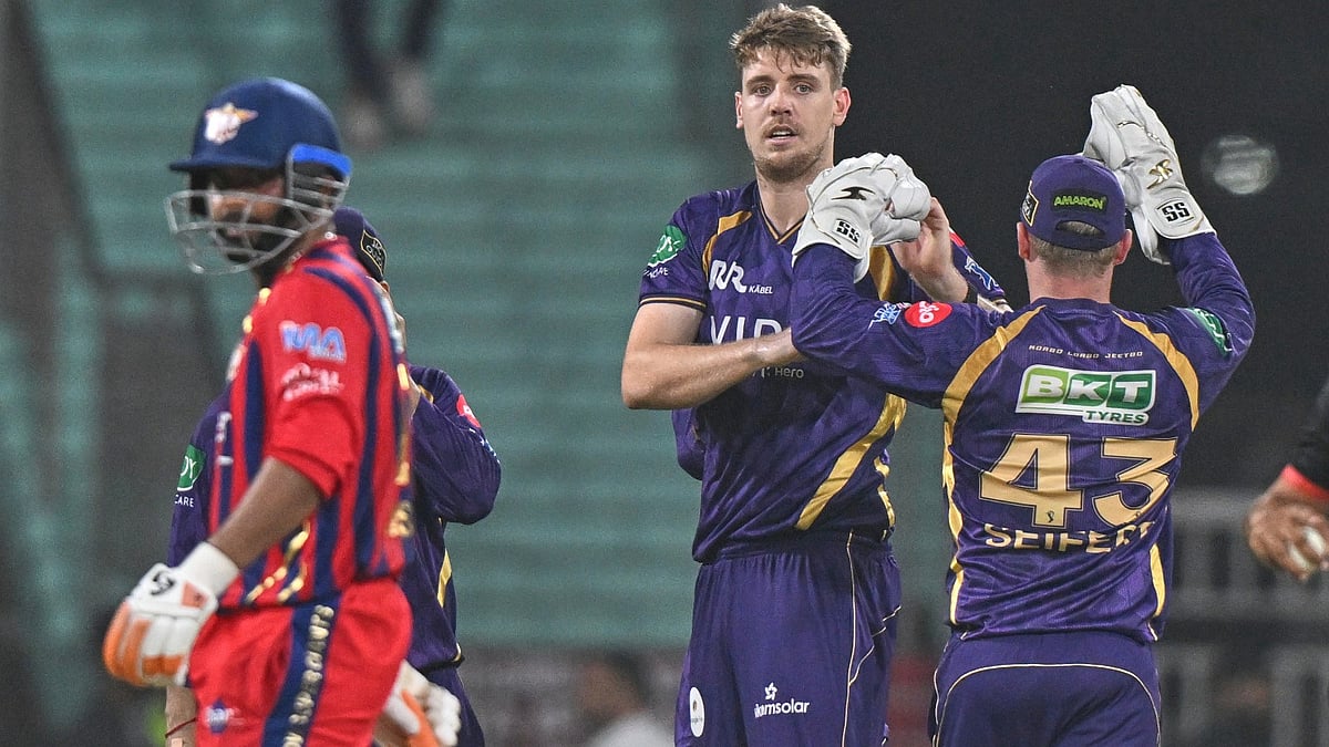 AP Photo : Kolkata Knight Riders Cameron Green celebrates with teammates the wicket of Lucknow Super Giants Aiden Markram during the Indian Premier League cricket match between Kolkata Knight Riders and Lucknow Super Giants in Lucknow, India, Sunday, April 26, 2026.(AP Photo)