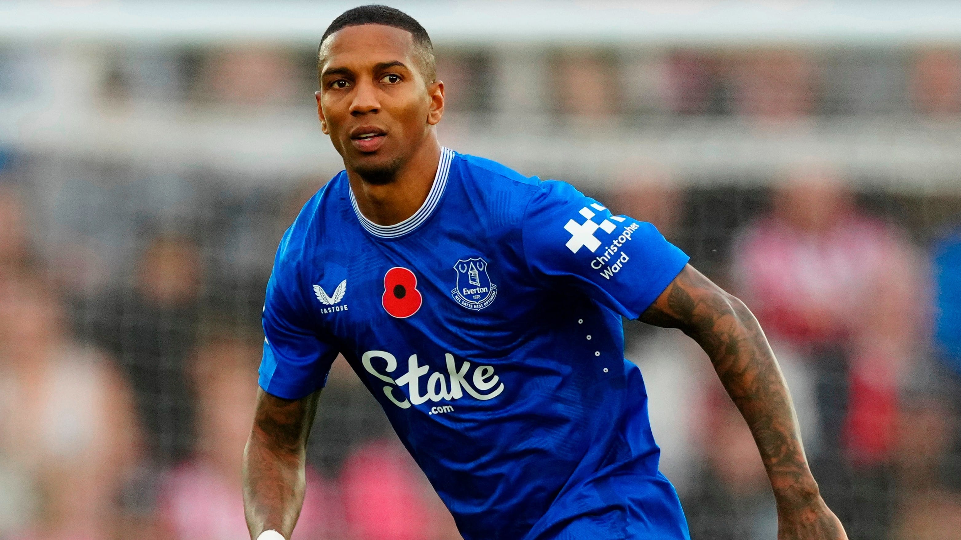 | Photo: AP/Dave Shopland : Everton's Ashley Young runs into position during the English Premier League soccer match between Southampton and Everton, at the St Marys Stadium in Southampton, Nov 2, 2024. 