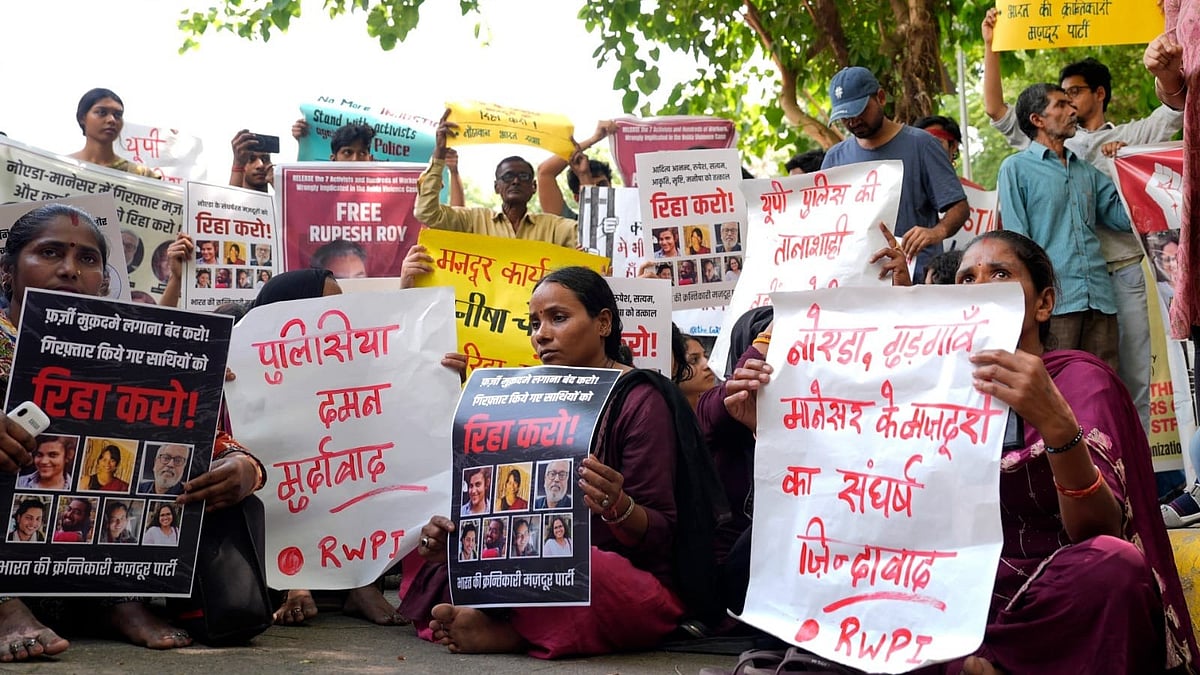Credit: Suresh Kumar Pandey : Supporters take part in a protest against the arrest and detention of workers during the Noida factory protests, at Jantar Mantar in New Delhi. on April 30, 2026