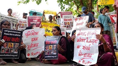 Credit: Suresh Kumar Pandey : Supporters take part in a protest against the arrest and detention of workers during the Noida factory protests, at Jantar Mantar in New Delhi. on April 30, 2026