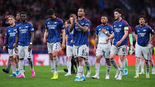 | Photo: AP/Manu Fernandez : Arsenals Gabriel and his teamamtes greet fans after a Champions League semifinal, first leg, soccer match between Atletico Madrid and Arsenal in Madrid, Spain, Wednesday, April 29, 2026.