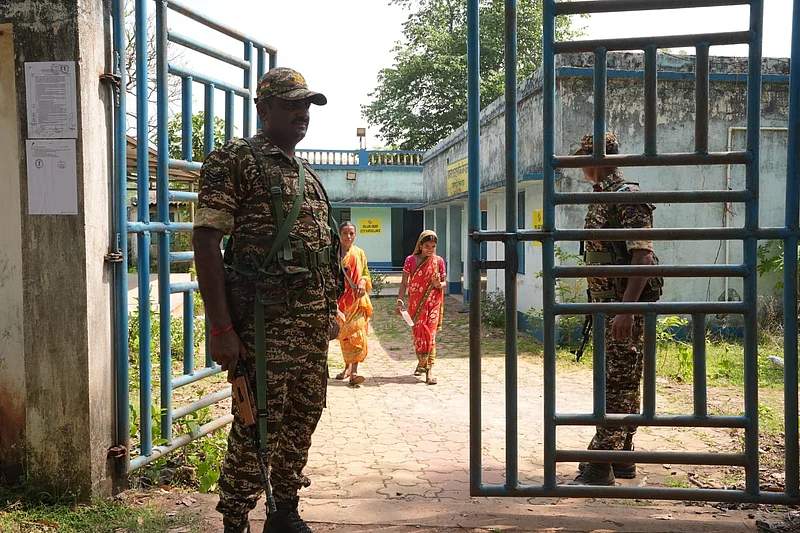 Sandipan Chatterjee/Outlook : Villages of Lalgarh, Binpur constituency of Jhargram district, once epicentre of the Maoist rebellions in Bengal, came together to cast their votes in the first phase of elections, beating heat alerts and a lingering aftertaste of violence.
