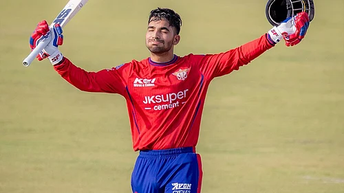 LucknowIPL/X : Akshat Raghuwanshi in LSG training during IPL 2026.