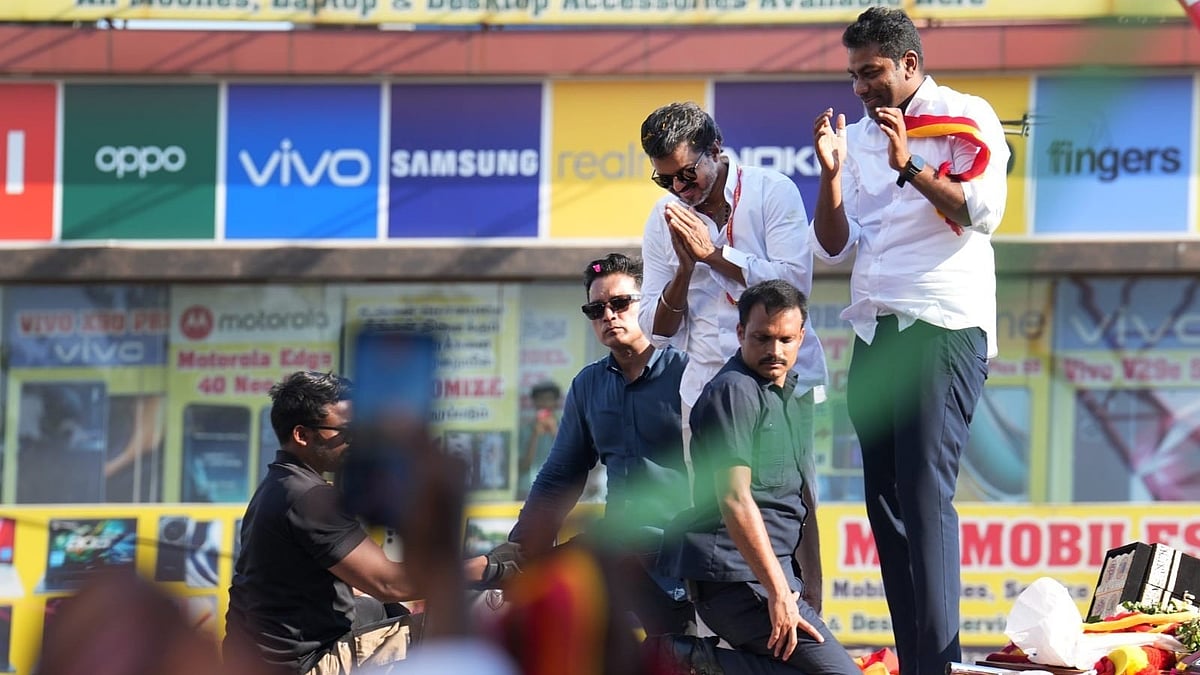 | Photo: Suresh K Pandey/OUTLOOK : Tamilaga Vettri Kazhagam (TVK) chief Vijay during a campaign ahead of Tamil Nadu Assembly elections.
