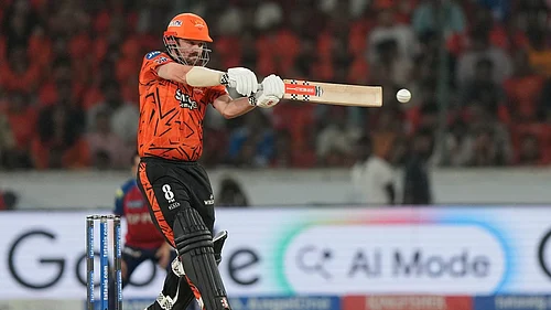 AP Photo/Mahesh Kumar A. : Sunrisers Hyderabads Travis Head plays a shot during the Indian Premier League cricket match between Sunrisers Hyderabad and Punjab Kings in Hyderabad, India, Wednesday, May 6, 2026.