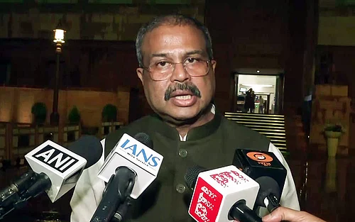 IMAGO / ANI News : Dharmendra Pradhan addressing media persons