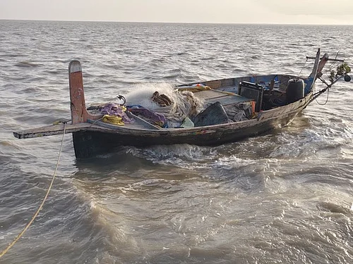 PTI : A suspected Pakistani boat was found abandoned in a creek area along the coast of Gujarats Kutch district.