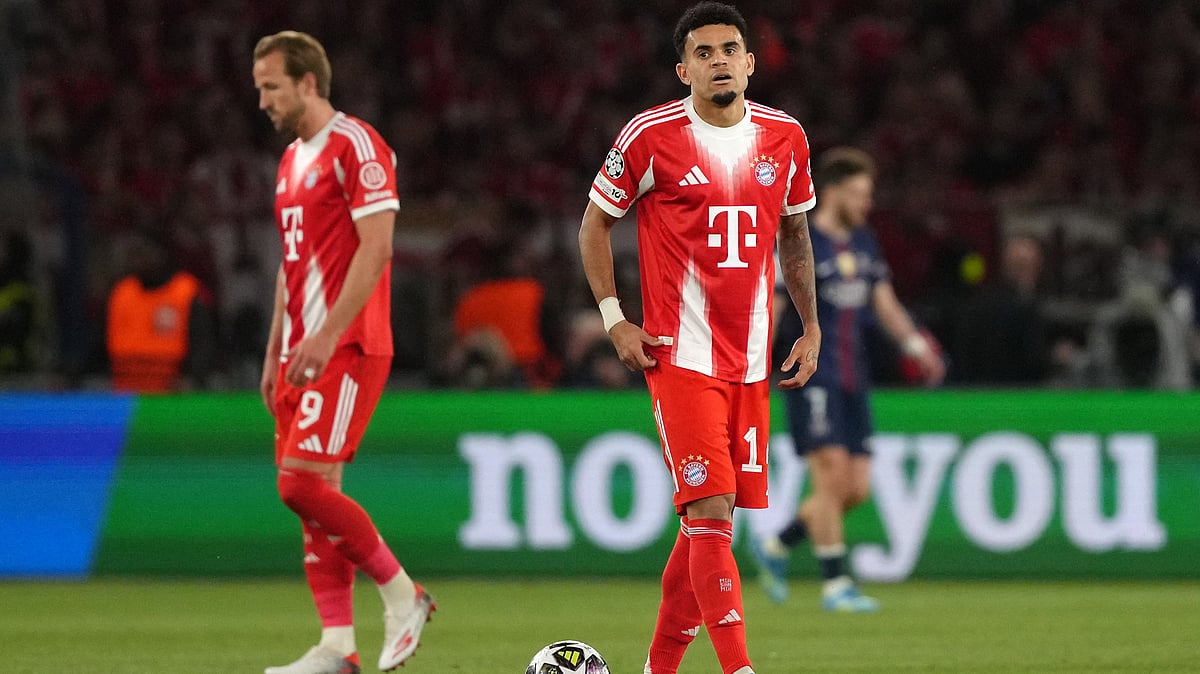AP Photo : Bayern Munich footballers in action against PSG in UEFA Champions League 2025-26 match at the Parc des Princes. 