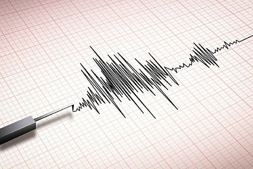 File photo :
According to the Pakistan Meteorological Department, the quake occurred shortly before 1 a.m., with its epicentre located about 87 kilometres northwest of Karachi at a depth of around 12 kilometres.