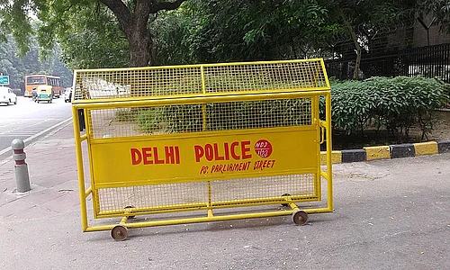 File Photo; Representative image : Delhi: 21-Year-Old Biker Dies After Getting Stuck Between Wire Connected To Two Police Barricades