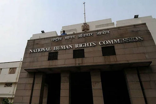 Representational Image : The NHRC has issued a notice to the Ministry of Information and Broadcasting and the censor board in the wake of a complaint alleging that the lyrics of Sarke Chunar song from an upcoming film, contains vulgar, sexually suggestive, and double-meaning words|