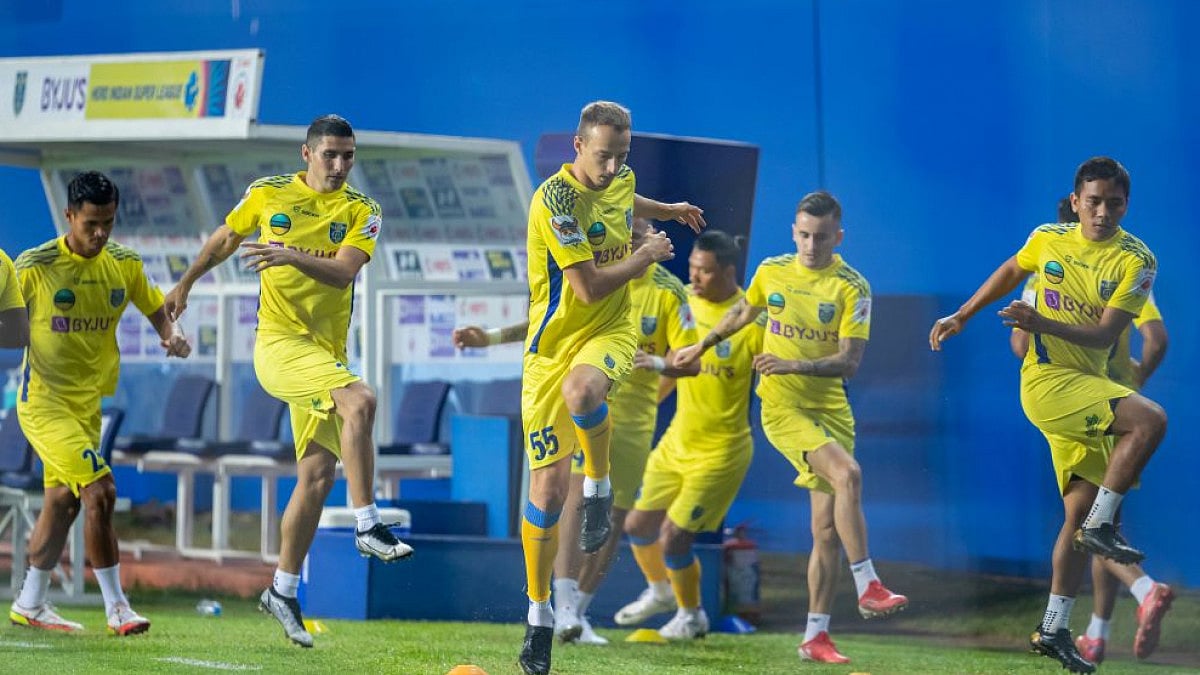 ISL/FSDL : Kerala Blasters FC players warming up.